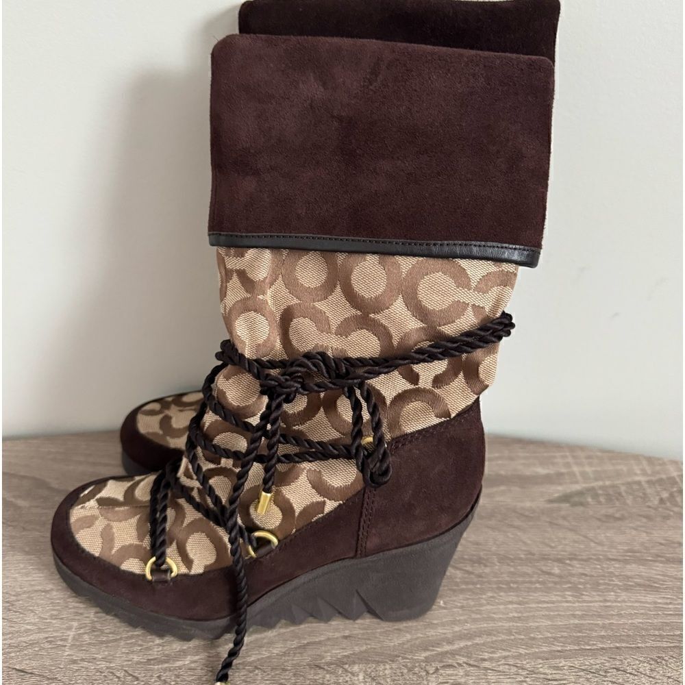 Coach Women Maisy Signature C Logo Wedge Boot Brown Khaki Sz 7